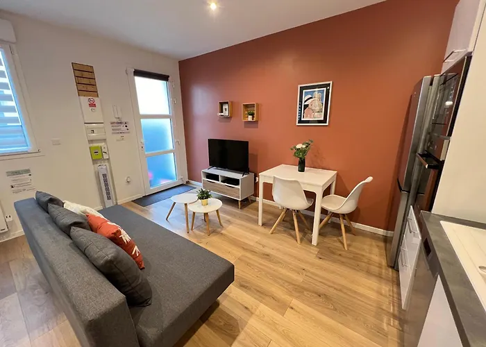 Le Remois - Charmant T2 - Renove - Parking - Cour Privative - Wifi