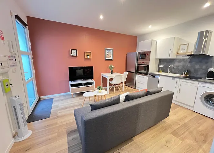 Le Remois - Charmant T2 - Renove - Parking - Cour Privative - Wifi
