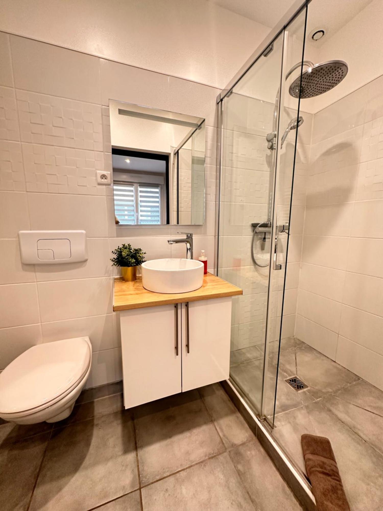 Le Remois - T2 - Renove - Parking - Cour Privative - Wifi Apartment