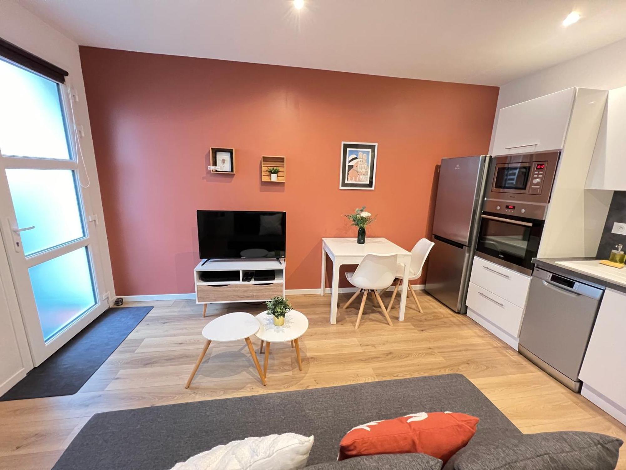 Le Remois - T2 - Renove - Parking - Cour Privative - Wifi Reims